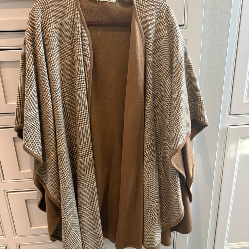 Valentino vintage beautiful  Brown Knit Cape, Fits anyone - Picture 3 of 10
